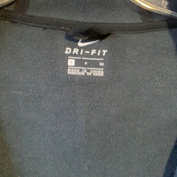 Nike hoodie running jacket size small thumbholes - Picture 5 of 10